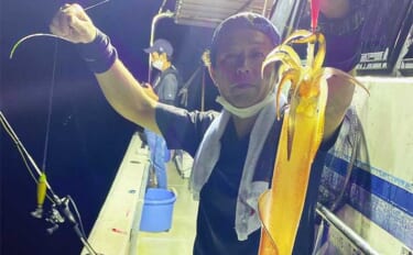 【大分・熊本】沖釣り最新釣果　夜焚きイカで３ケタ釣果と好調