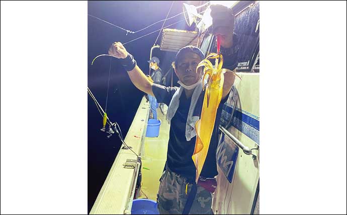 【大分・熊本】沖釣り最新釣果　夜焚きイカで３ケタ釣果と好調