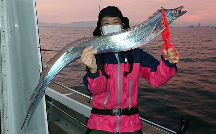 【福岡】沖釣り最新釣果　博多湾内タチウオ釣りで100尾超えの日も