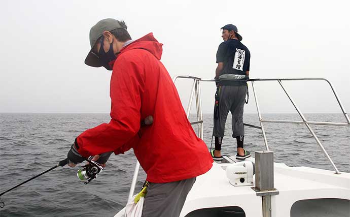 埼玉発で東京湾ルアー青物釣りを満喫　ワラサにイナダが続々顔出し