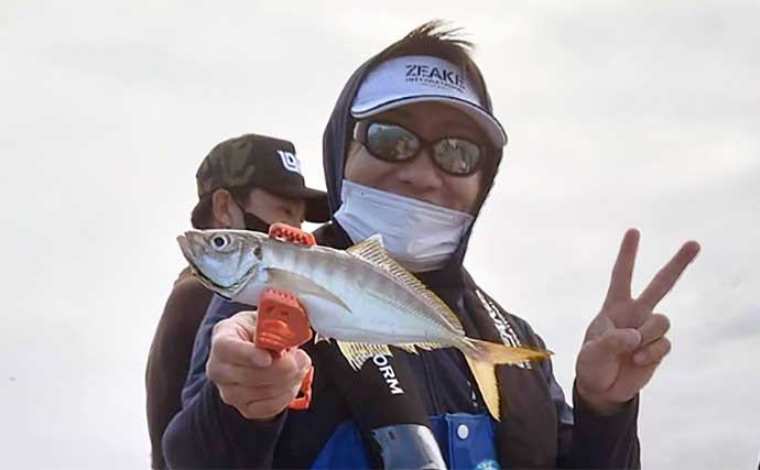 東京湾奥のバチコンアジング釣行で入れ食い堪能　グロー系カラーが的中