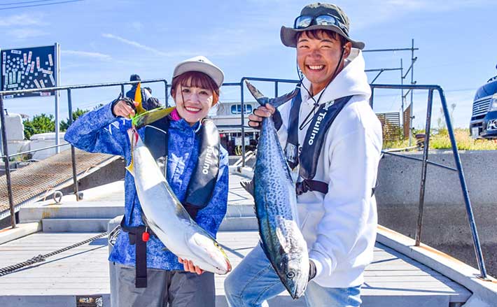 伊勢湾サワラキャスティング釣行で70cm超サワラにブリ級ワラサ手中 | TSURINEWS