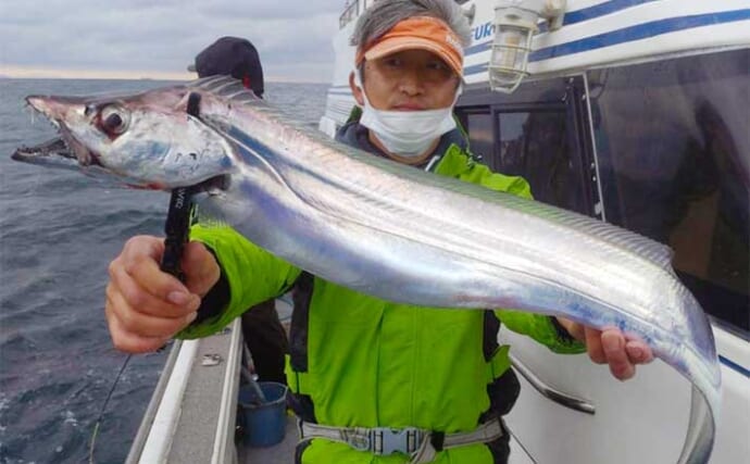 【大分・熊本】船釣り最新釣果　タチウオ狙いで大型が続々顔出し