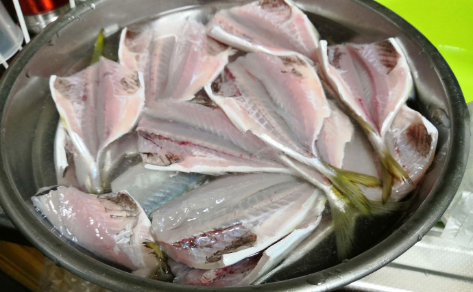 冷蔵庫で『魚の干物』を作る方法　日持ちさせる保存の仕方も解説