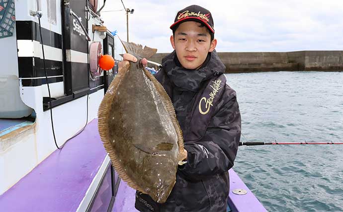 港から15分の近場で3kg級頭にヒラメが続々【茨城・釣友丸】 魚影の濃さ実感
