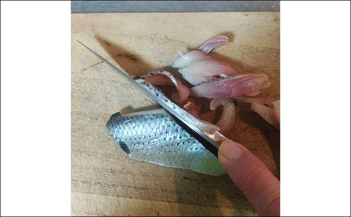 釣魚で作る「ビールのつまみ」レシピ：コノシロの梅香揚げ　細切りがポイント