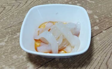 釣魚で作る「おつまみ」レシピ：ヤリイカのオイル漬け　ポン酢少々が決め手