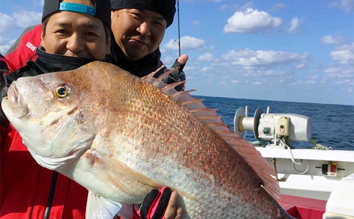 ひとつテンヤ釣りで8kg級大ダイ浮上【福岡・響灘】 船のエサ釣り最新