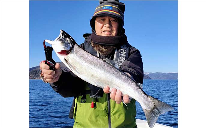 レイクトローリング釣行で56cmの極太サイズ筆頭にビワマス15匹【琵琶湖】