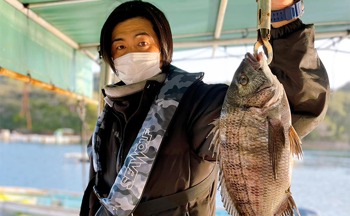 カキチヌ釣りで本命の他70cm級マダイ【三重】イカダ＆海上釣り堀の最新