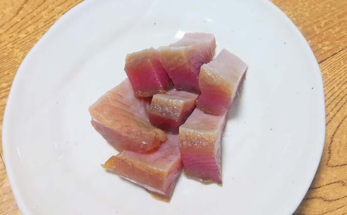 釣魚で作る「おかず」レシピ：スマガツオのうす塩　分厚く切るのがコツ