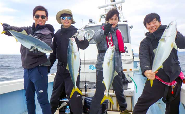 ジギングで5kg前後のブリ族を数釣るチャンス【大分・熊本】船釣り最新