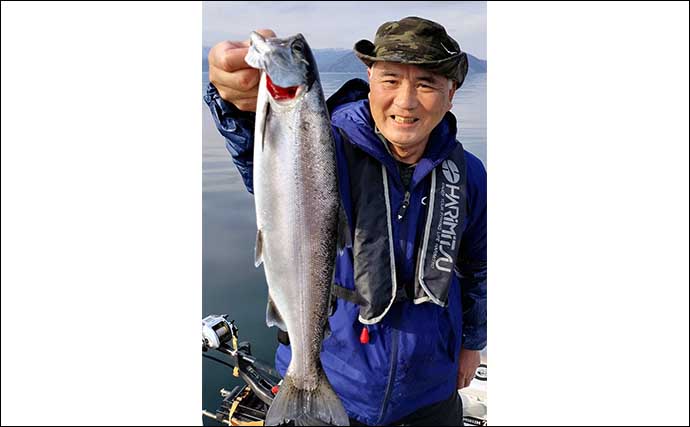 琵琶湖でのトローリング釣行で53cm頭に10匹キャッチ　絶品グルメに舌鼓