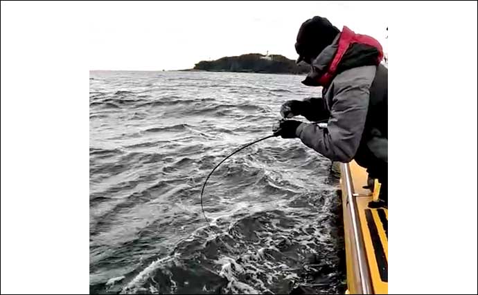 東京湾ジギングタチウオ釣行で3匹と苦戦も釣魚グルメを堪能【横浜・渡辺釣船】