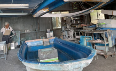 車載ミニボート「パーフェクター」作る湘南高圧タンク工業を訪問　79歳の社長は無類の釣り好き