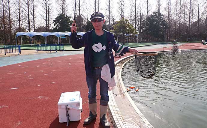 プールでのテンカラ釣りでニジマスが連発【埼玉・加須はなさき水上公園】