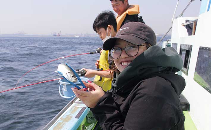 東京湾LT（ライトタックル）アジ船で半日で100尾超え【横浜・黒川本家