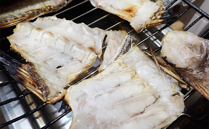 釣り人的「ラーメン」レシピ：鯛塩ラーメン　出汁取る前のアラ下処理がポイント