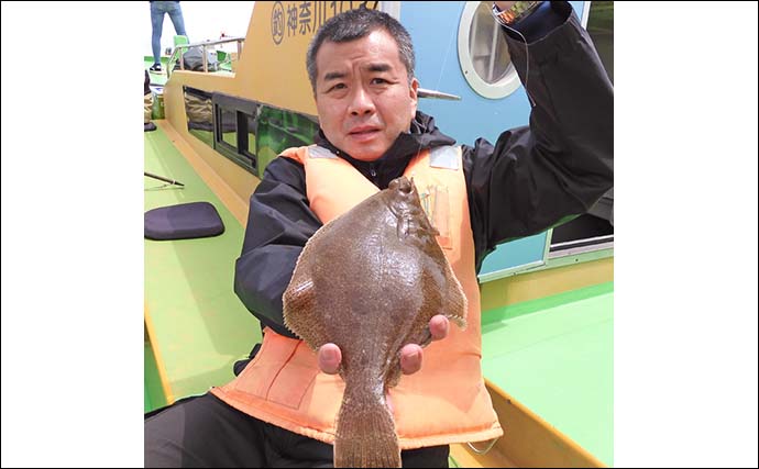 東京湾の船カレイ釣りで47cm頭に大型マコガレイが連続ヒット【神奈川・荒川屋】
