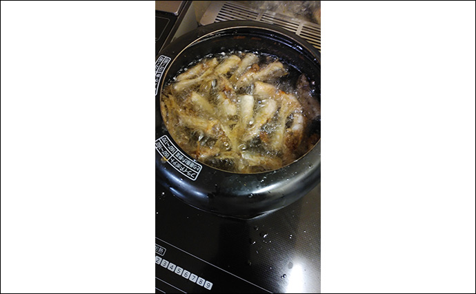 釣り魚で作る「ご飯のお供」レシピ：アユの香り揚げ　独特の苦味がやみつきに