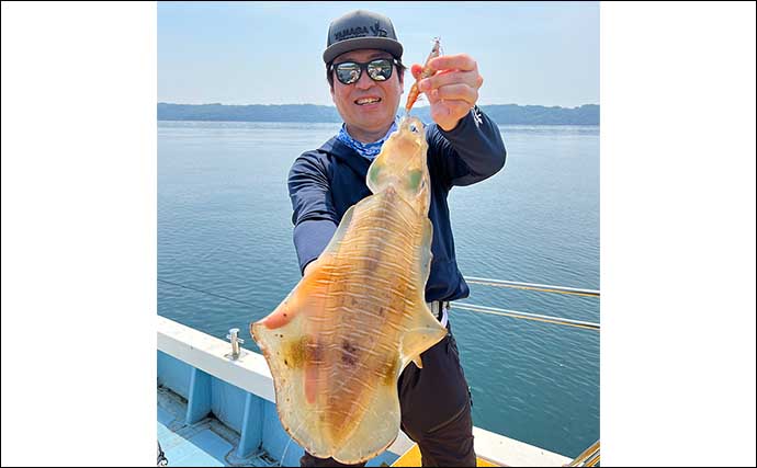 沖のキャスティングエギング釣行で1.7kgのオスのアオリイカ【佐賀・きずなまりん】