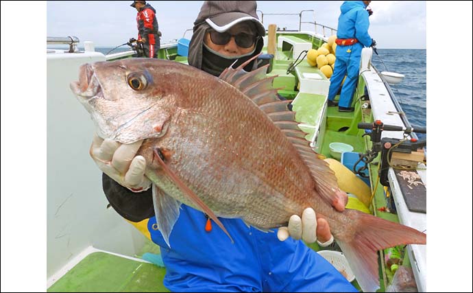 コマセマダイ釣りで4.8kg頭に良型本命顔出し【千葉・庄幸丸】好ゲストにイサキ