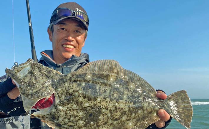 遠州灘のサーフルアー釣行で40cm級ヒラメ手中【静岡】 今後はマゴチに