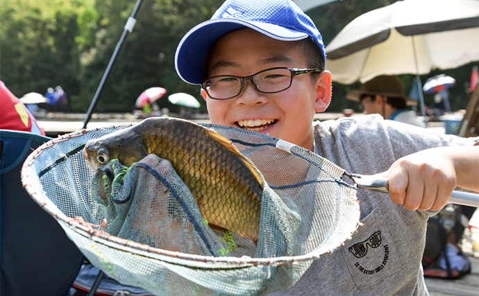 管理池で夏のヘラブナ釣りを満喫【愛知・ひだ池】子供も本命ゲットに笑顔