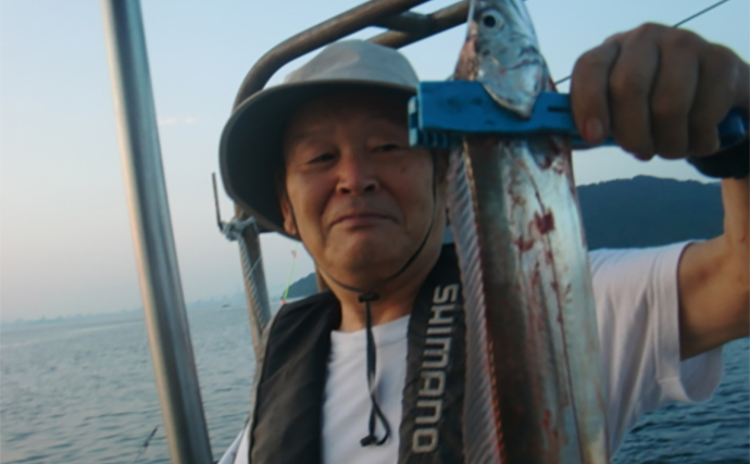 【釣果速報】博多湾内タチウオ釣りで小学生が指8本級ドラゴンGET（福岡）