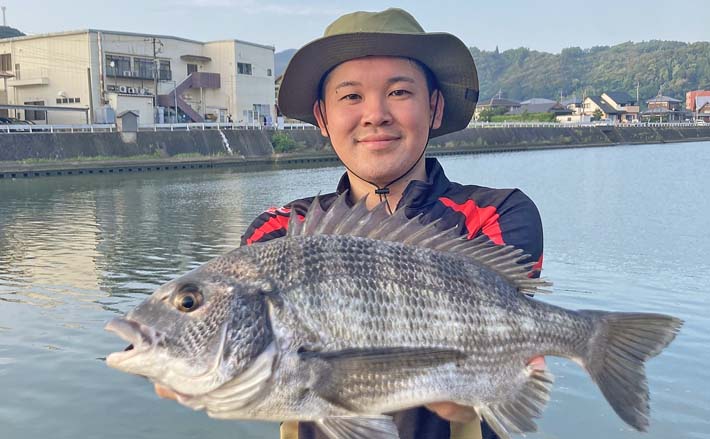 河川でのフカセ釣りで43cm頭にチヌ2桁【長崎・川棚川】夕方3時間で達成