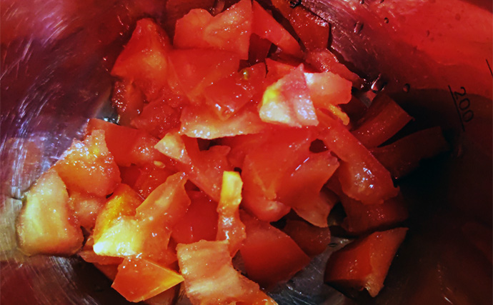 釣魚で作る「フレンチ風」レシピ：ヒラソウダのカツレツ　トマトソースと共に