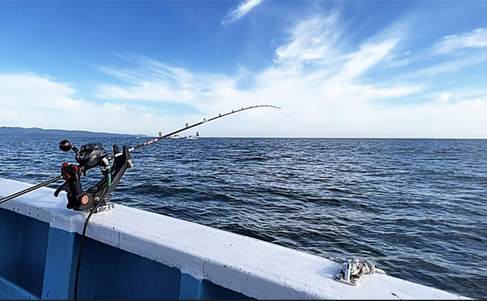 富山湾アカムツ釣りで1kg超え頭に本命11匹【秦誠丸】後半1時間は入れ食いに