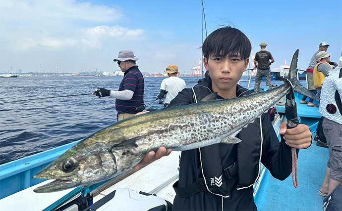 東京湾ルアーサワラ釣りで本命サワラにイナダ【林遊船】基本攻略法も解説