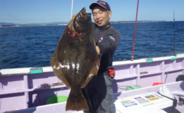 北茨城沖のヒラメ釣りで5kg超えモンスターをキャッチ【第15隆栄丸】