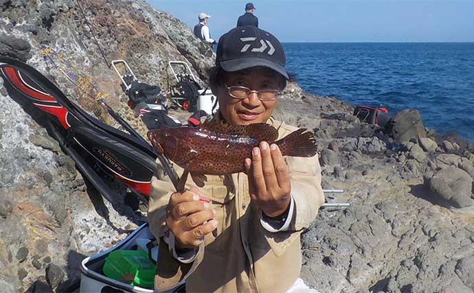 地磯の石物釣りで4kg超イシダイ浮上【静岡・川奈】サザエとヤドカリのエサにヒット