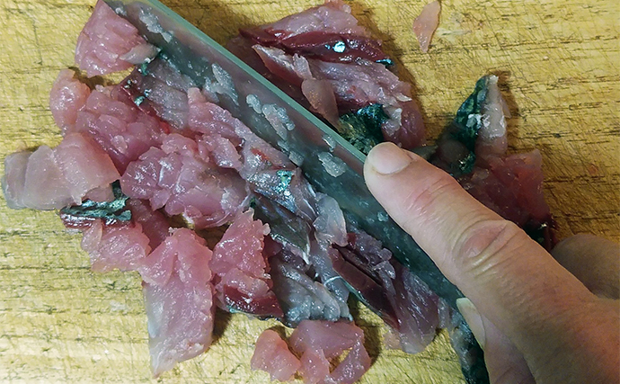 釣った「ゲスト魚」レシピ：ゴマサバのネズ和え　マヨネーズは最強調味料？