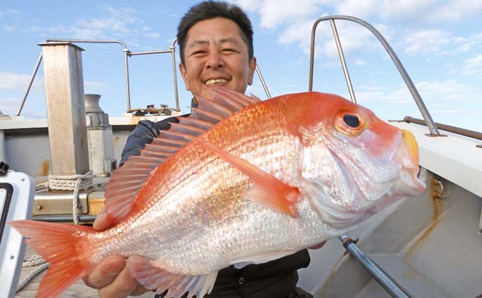 カイワリ五目釣りで本命不発も良型キダイが連発で好土産に【神奈川・椿丸】