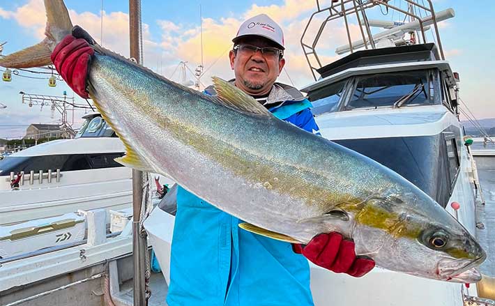 釣果速報】落とし込み釣りでヒラマサ＆ブリが船中60尾超え！（長崎・佐賀） | TSURINEWS