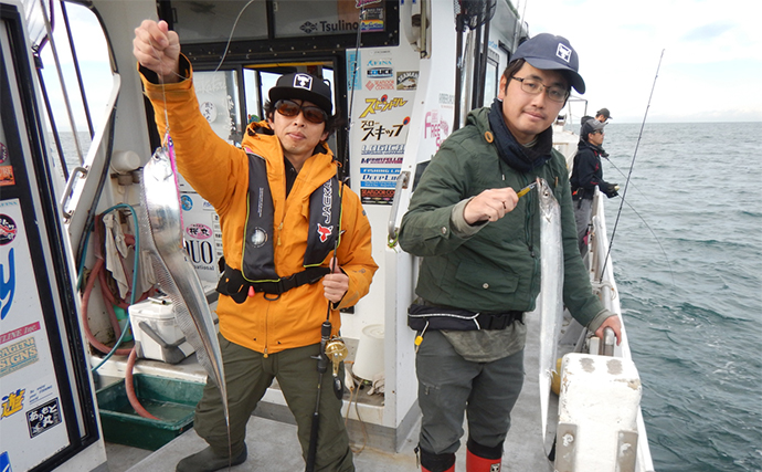 伊勢湾オフショアジギング釣行でブリ族乱舞【愛知】電動ジギングでタチウオもヒット