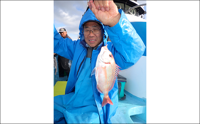 ハナダイ五目釣りで35cm頭に釣る人36尾【千葉・片貝】ゲストにマハタ顔見せ