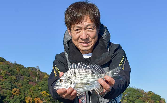 ダンゴ釣り名手が日本海のイカダでクロダイを狙う【福井・金丸渡船】 | TSURINEWS