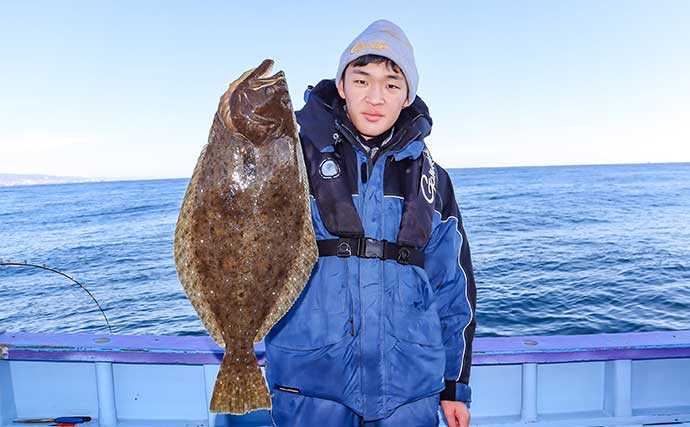 泳がせ釣りで2.3kg頭に釣る人寒ビラメ5尾【茨城・釣友丸】良型率高めか