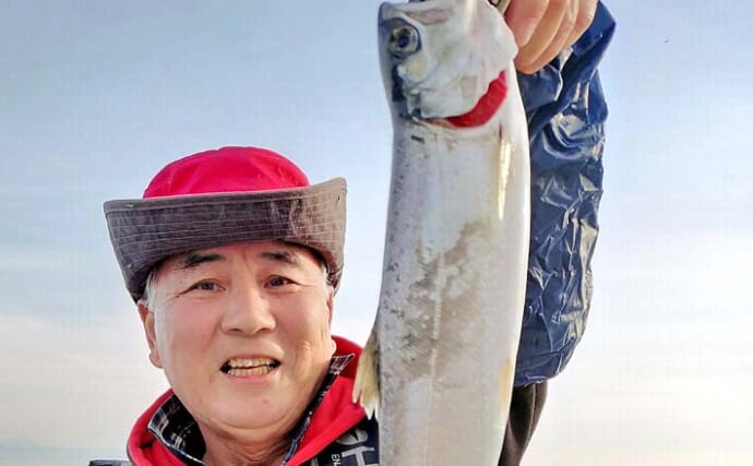 琵琶湖でのレイクトローリングで40cm頭にビワマス好捕　熟成刺身は絶品
