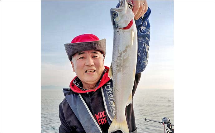 琵琶湖でのレイクトローリングで40cm頭にビワマス好捕　熟成刺身は絶品