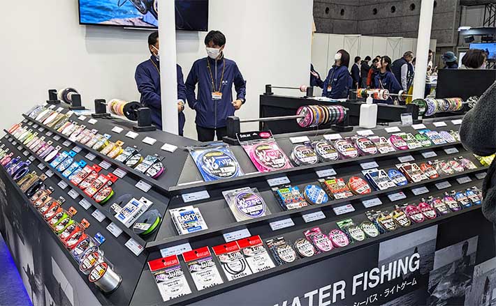 フィッシングショー大阪2024でサンラインブースを取材 注目は魚の警戒