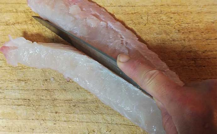 釣魚で作る「ひと手間」レシピ：ヒブダイのライト昆布絞め　分厚く切るのがコツ