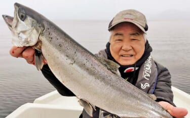 琵琶湖でのレイクトローリング釣行で55cmビワマス浮上　熟成刺身は家族からも絶賛