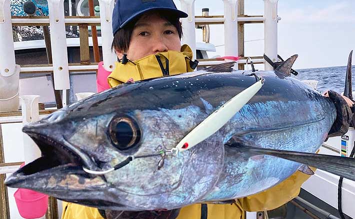 沖のルアー釣果速報】トンジギ船でレンタルタックルでマグロをゲット