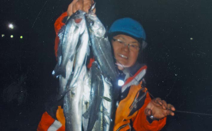 魚釣り 霞ケ浦ふ頭のエサ釣りで42cm頭にマダカ（セイゴ）14匹【三重