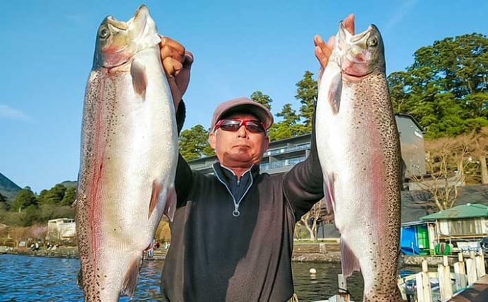 芦ノ湖ボートフライフィッシングで60cm超えニジマス2尾キャッチ【神奈川】